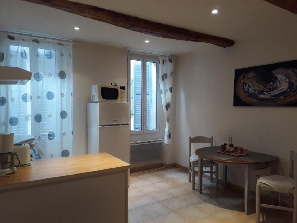 Les Capena 2 Apartment โกลโลบรีแยส์ ภายนอก รูปภาพ