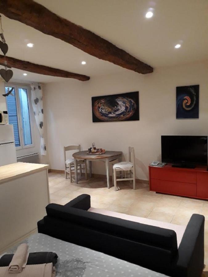 Les Capena 2 Apartment โกลโลบรีแยส์ ภายนอก รูปภาพ